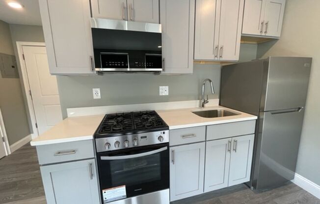 Studio, 1 bath, 345 sqft, $1,850, Unit 407