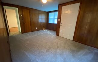 2 beds, 1 bath, $930