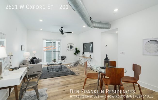 2621 W OXFORD ST