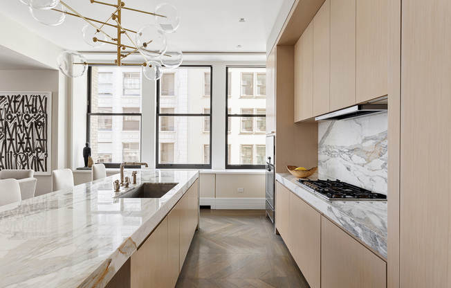 212 5 AVE