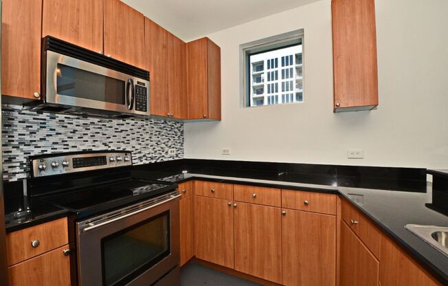 3 beds, 2 baths, $2,995, Unit # 701