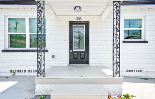 Introducing the Jewel of Ybor City: A Fully Renovated 3 Bedroom Home!