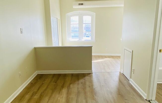 Studio, 1 bath, 500 sqft, $1,200, Unit 212