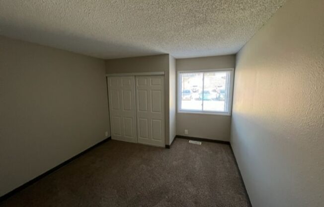 2 beds, 1 bath, $1,175, Unit 2619NC