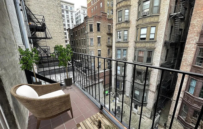 257 W 91 ST