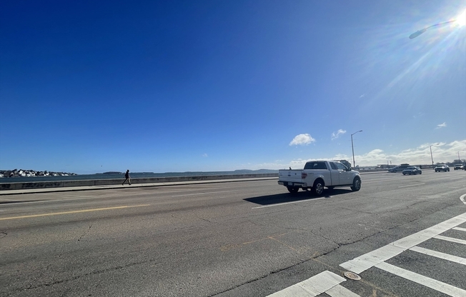 593 QUINCY SHR DR