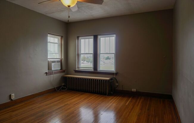 1 bed, 1 bath, 650 sqft, $850, Unit 1741 K St-C3