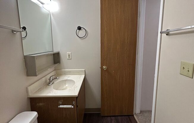 1 bed, 1 bath, 750 sqft, $850, Unit #25