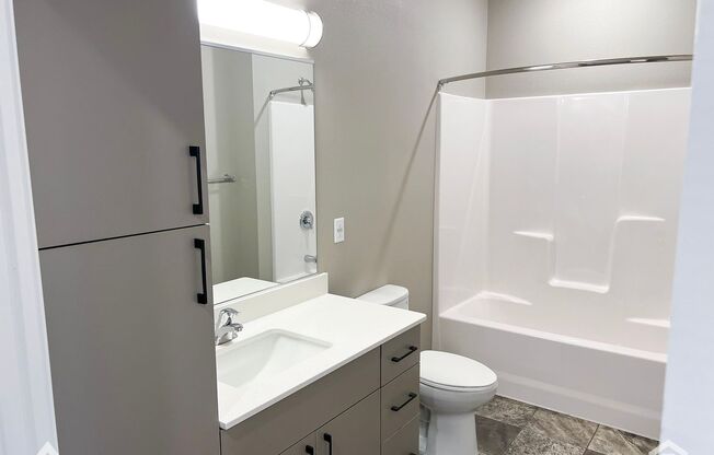 Studio, 1 bath, 558 sqft, $925, Unit 5521-5328
