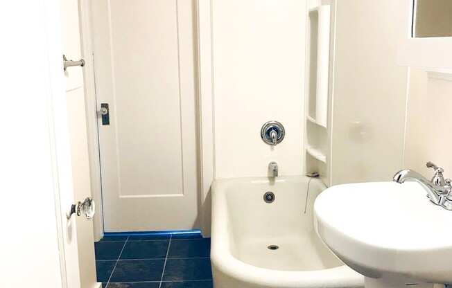 2 beds, 1 bath, 998 sqft, $2,695, Unit 306