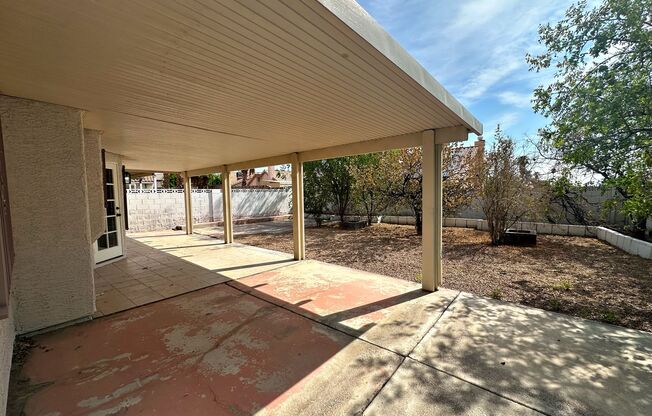 4 beds, 3 baths, $2,400