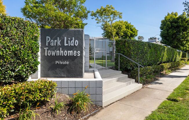 Prime Location in Newport Beach – Fully Furnished 3-Bedroom Home!