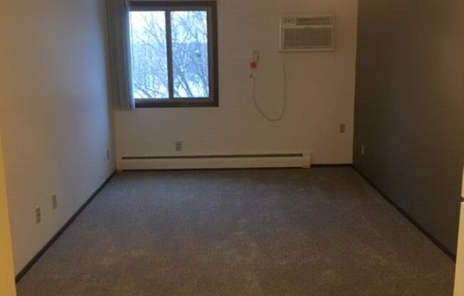 1 bed, 1 bath, 614 sqft, $1,125, Unit 327-G