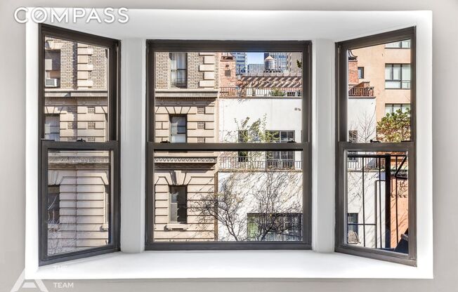 152 E 35 ST