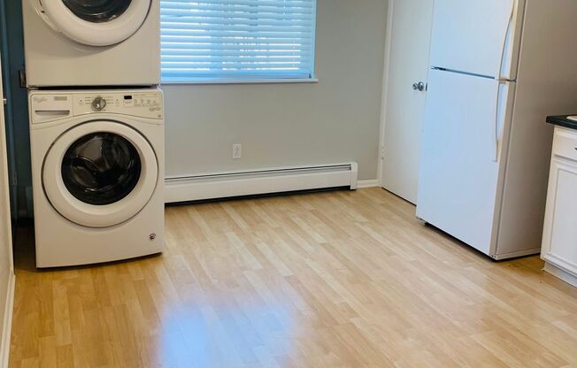 2 beds, 1 bath, $1,895, Unit 4585