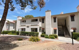 2 Bed 2.5 Bath Single House near Rainbow/Tropicana