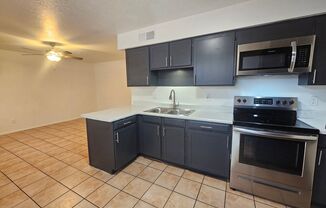 2 beds, 1 bath, 800 sqft, $1,425