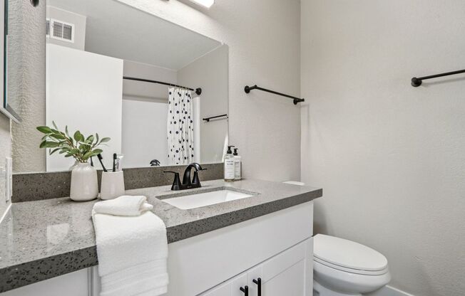 2 beds, 1.5 baths, 856 sqft, $1,764, Unit 1009