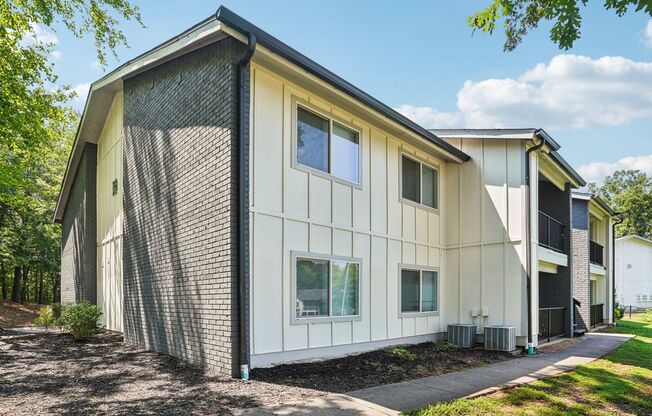 3 beds, 2 baths, 1,275 sqft, $1,749, Unit 12G