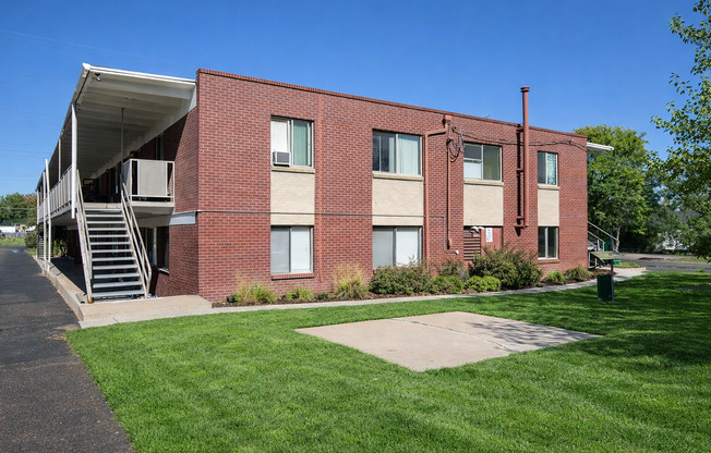 Club Apartments | Studio, 1 & 2 Bedrooms in Lakewood’s Two Creeks Neighborhood!