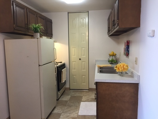 2 beds, 1 bath, 900 sqft, $1,150, Unit 4705 Indian Hills Dr., #10, Mount Pleasant, WI 53406