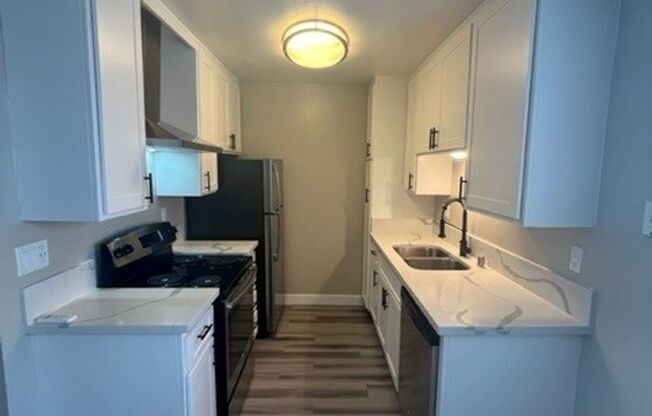 1 bed, 1 bath, 640 sqft, $2,995, Unit 03