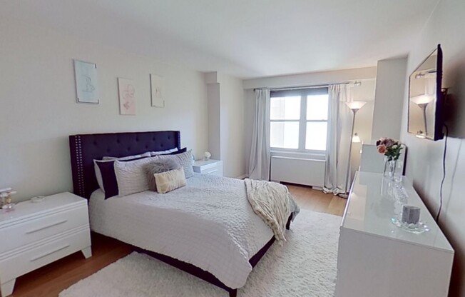 1 bed, 1 bath, 740 sqft, $3,400, Unit 10R