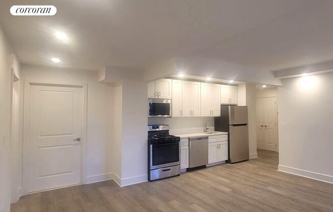 2 beds, 1 bath, $7,400, Unit 5I