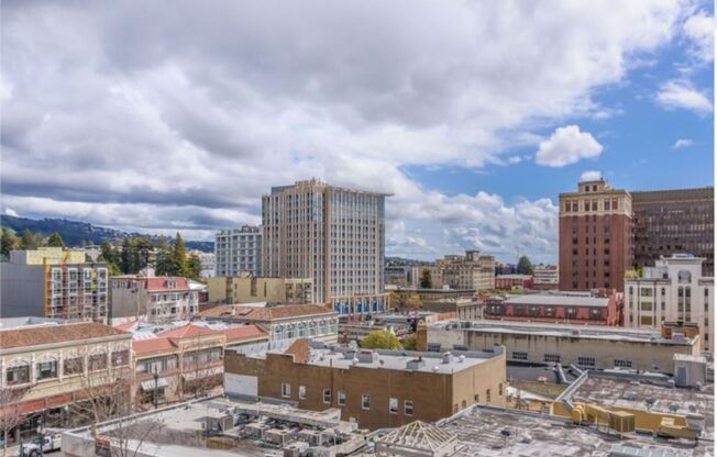2 beds, 1 bath, 613 sqft, $3,800, Unit 403