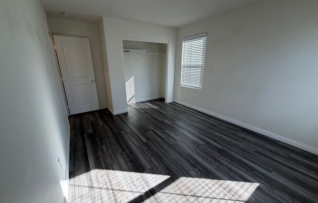 3 beds, 2.5 baths, $2,095