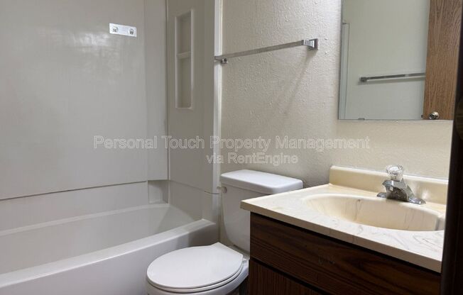 2 beds, 1 bath, 850 sqft, $825, Unit 36