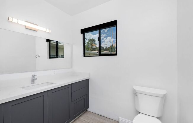 Live in one of the best locations in Los Angeles - Hollywood Hills