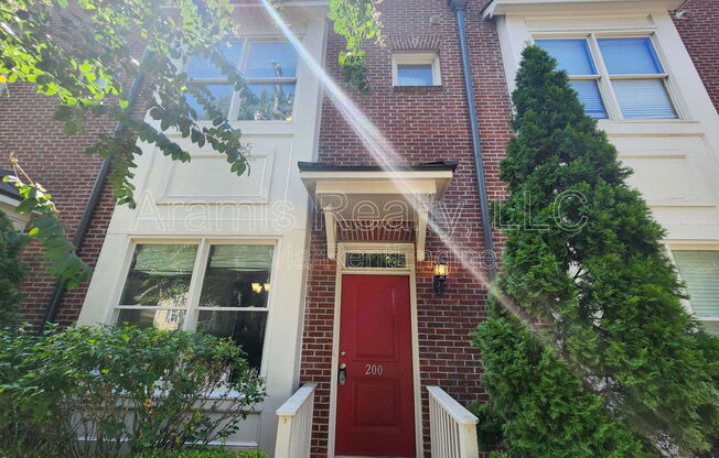 200 MARION PL NE