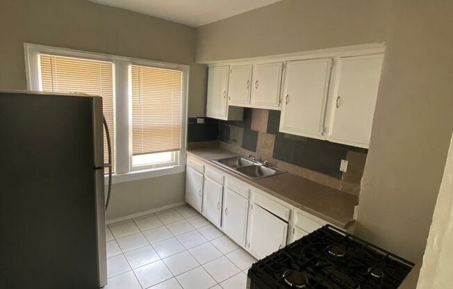 2 beds, 1 bath, 960 sqft, $1,200, Unit 3259 - DN Unit