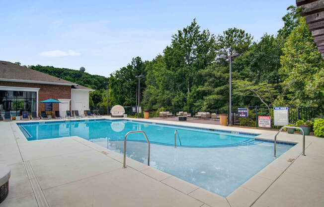 Twenty25 Barrett apartments in Kennesaw, GA photo of pool