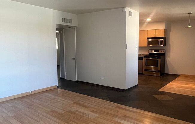 2 beds, 1 bath, $1,600, Unit Unit #23