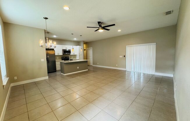 Gorgeous 4 Bed 2 Bath Home in Poinciana!