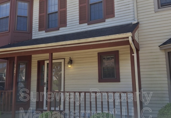 127 CROWN PRINCE DR