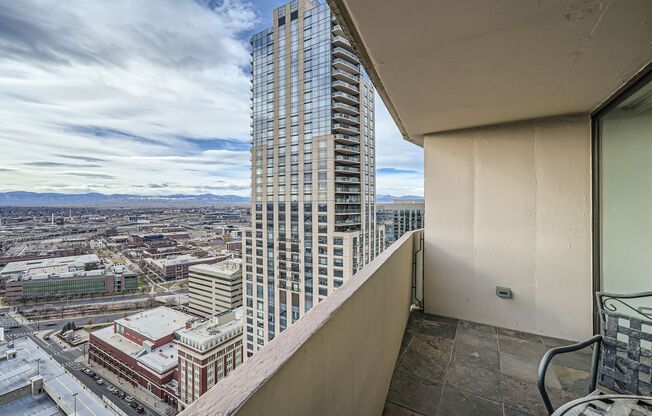 Downtown Denver Furnished 1 BDR w/ Rooftop Pool