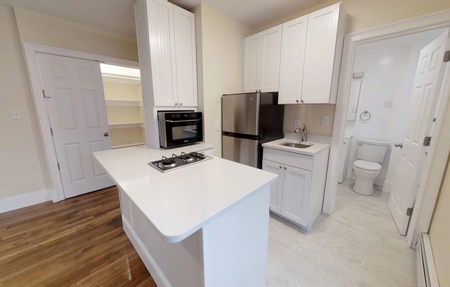 Studio, 1 bath, $2,550, Unit 3