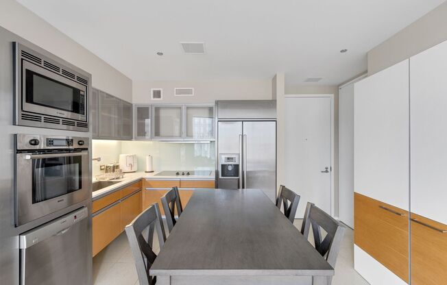 1 bed, 1 bath, 735 sqft, $2,750, Unit 2201