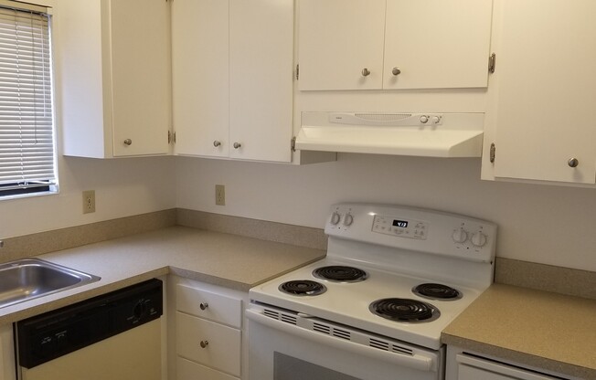 2 beds, 1 bath, 760 sqft, $1,895