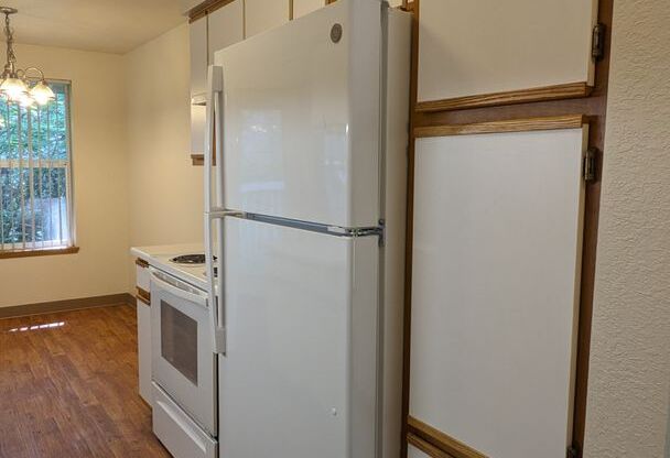 1 bed, 1 bath, 650 sqft, $1,225, Unit 4048