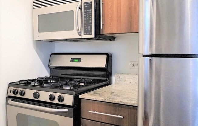 Studio, 1 bath, 367 sqft, $3,300, Unit 606