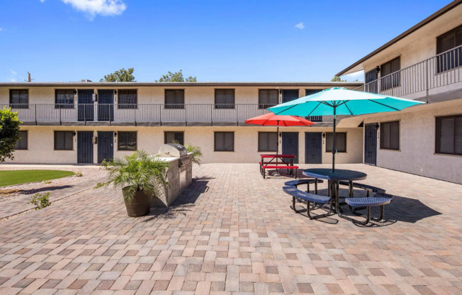 $1200.00 2 bed 1 bath! Elevate Your Lifestyle at 2216 W Eugie Terrace!