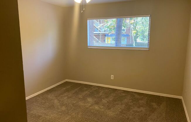 2 beds, 1 bath, 987 sqft, $1,400, Unit 2288-08
