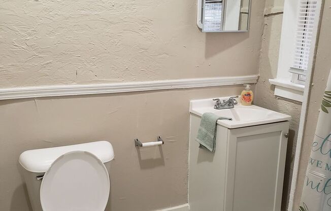 1 bed, 1 bath, $785, Unit Unit 8