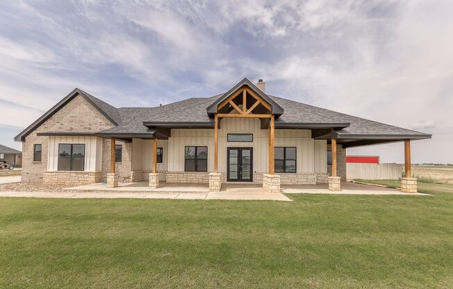 Stunning 4Bed/3Bath on 1.26-acre lot with a Pool!