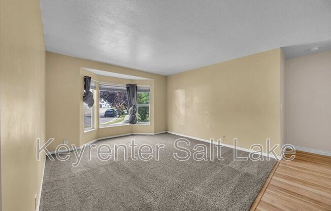 567 N ALLANWOOD PL