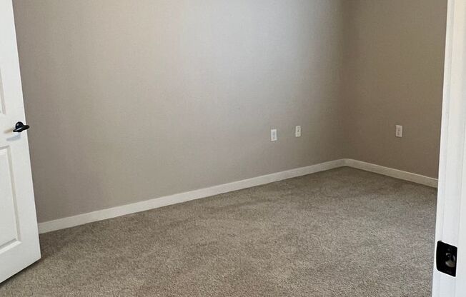 1 bed, 1 bath, 824 sqft, $1,565, Unit A101